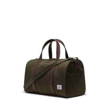 Herschel Novel Duffle Seyahat ve Spor Çantası 26.5L